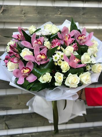 Букет цветов из: Розы и Хризантемы в Гребенской