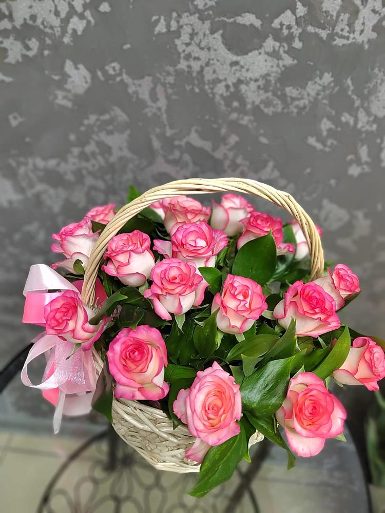 Цветочная композиция из Розы в корзине в Гребенской