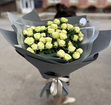 Букет Белые кустовые розы Солинеро в Гребенской