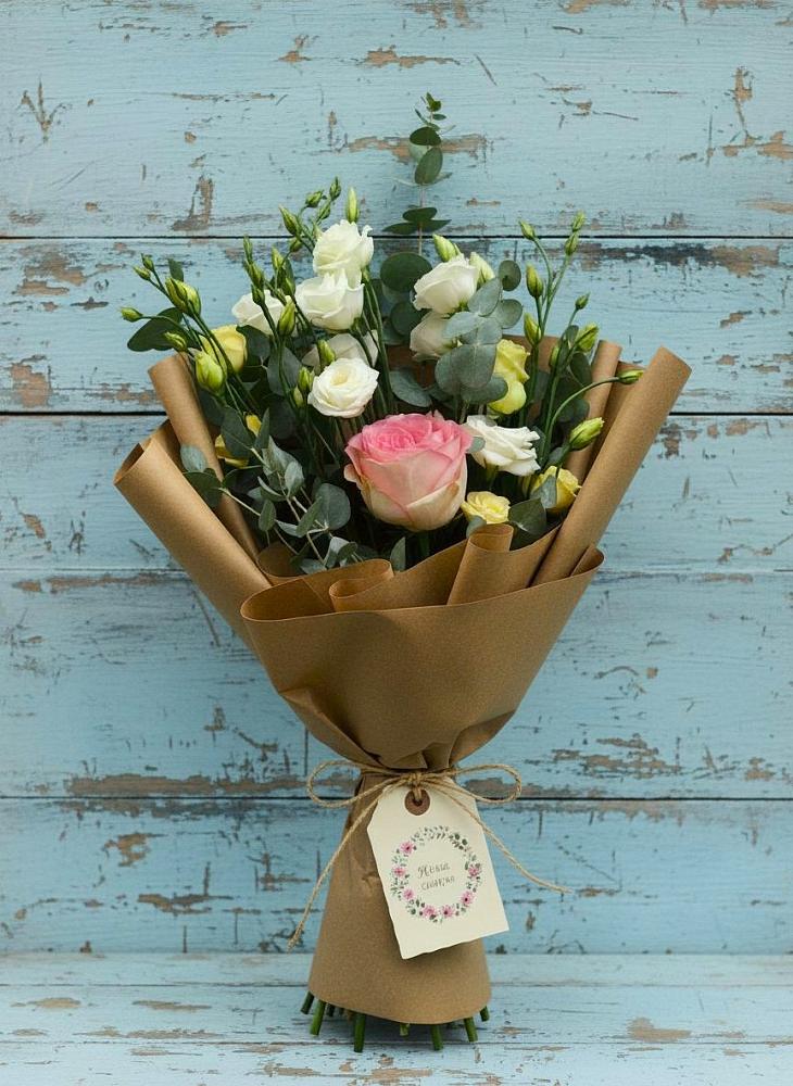 Букет цветов из: Розы и Лизиантусы в Гребенской