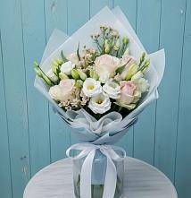 Букет цветов из:  Розы и Лизиантусы в Гребенской