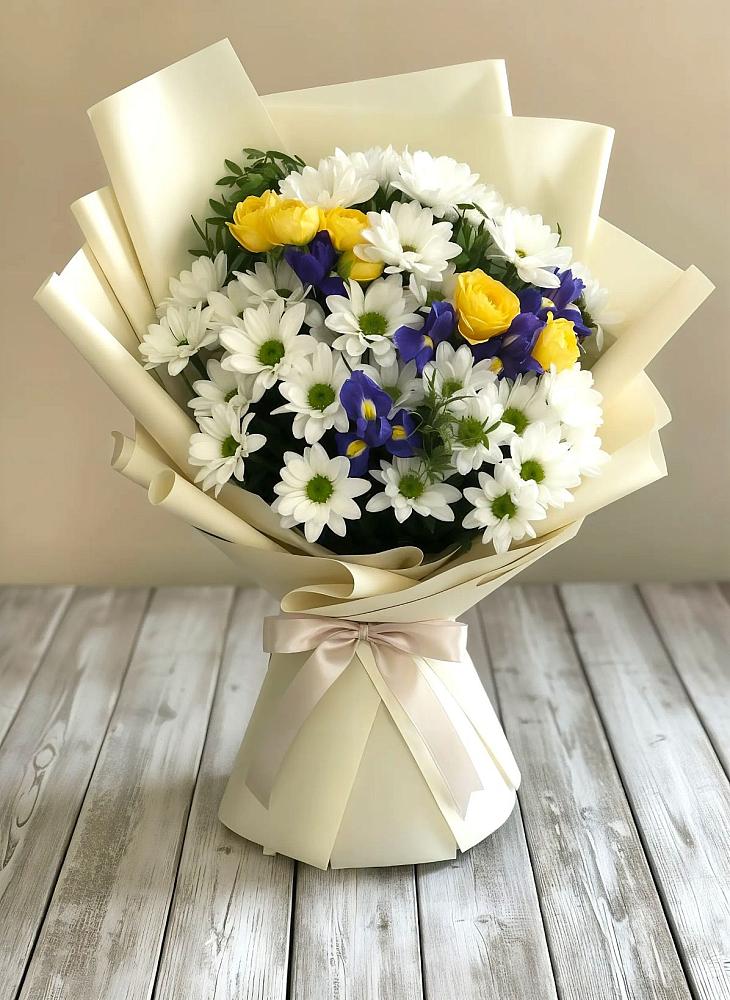 Букет цветов из: Ирисы, Хризантемы и Розы в Гребенской