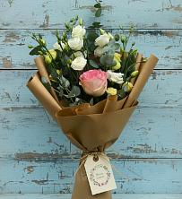Букет цветов из:  Розы и Лизиантусы в Гребенской