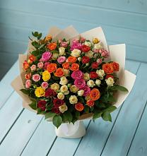 Букет Микс из разноцветных кустовых роз в Гребенской